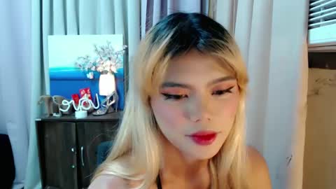 Snapshot of sweetytrannygirlxx chatting on 12.06.24 Megan online show from 12.06.24