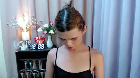 Snapshot of sweetytrannygirlxx chatting on 10.02.25 Megan online show from 10.02.25