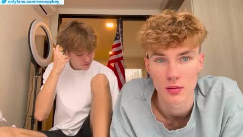 Snapshot of swoopyboy chatting on 09.29.25 swoopyboy online show from 09.29.25