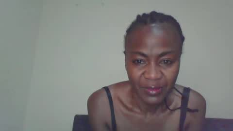 Snapshot of swtebony1 chatting on 10.06.25 ALICIA online show from 10.06.25