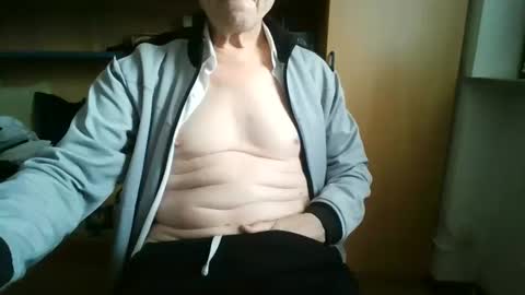 Snapshot of t5519t chatting on 10.23.25 t5519t online show from 10.23.25