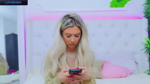 Snapshot of taahiraarabian chatting on 12.30.24 Arianna online show from 12.30.24