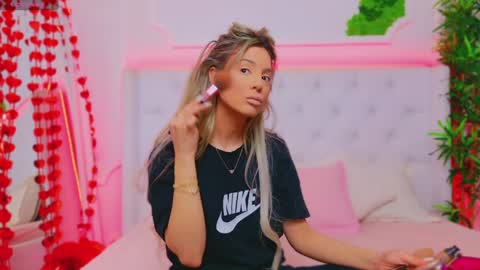 Snapshot of taahiraarabian chatting on 02.06.25 Arianna online show from 02.06.25