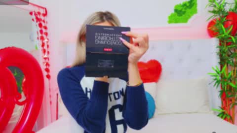 Snapshot of taahiraarabian chatting on 02.14.25 Arianna online show from 02.14.25