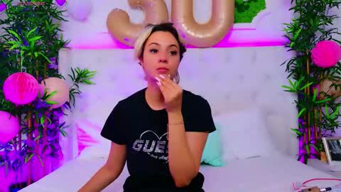 Snapshot of taahiraarabian chatting on 09.11.25 Arianna online show from 09.11.25