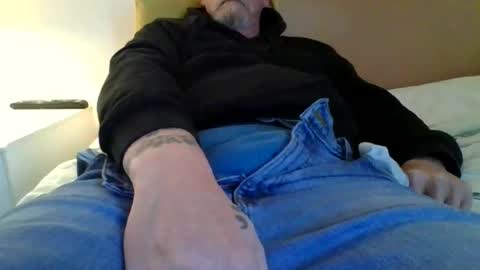 Snapshot of tallboy53 chatting on 02.10.25 Ill tell you if you really want to know. online show from 02.10.25