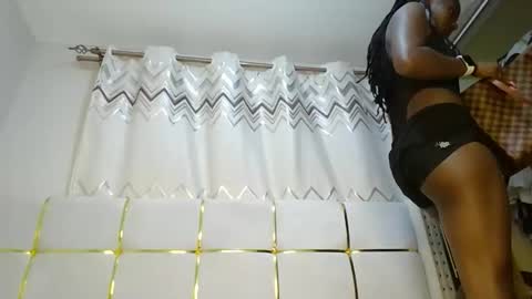 Snapshot of tamia538235 chatting on 02.01.25 tamia online show from 02.01.25