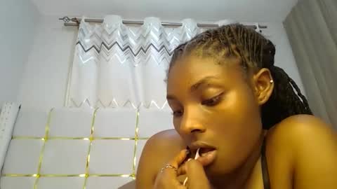 Snapshot of tamia538235 chatting on 02.16.25 tamia online show from 02.16.25