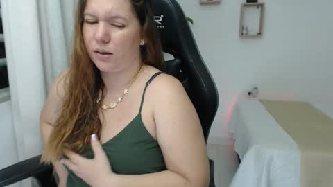 Snapshot of tamy_shine87 chatting on 12.21.24 Im Samy online show from 12.21.24