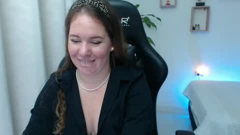 Snapshot of tamy_shine87 chatting on 12.31.24 Im Samy online show from 12.31.24