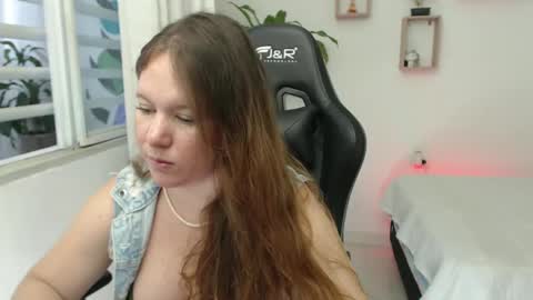 Snapshot of tamy_shine87 chatting on 01.19.25 Im Samy online show from 01.19.25