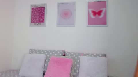 Snapshot of tamy_sweet01 chatting on 12.21.24 tamy sweet01 online show from 12.21.24