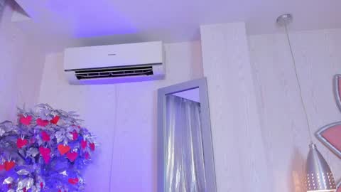 Snapshot of tamyeliot chatting on 02.12.25 Tamy online show from 02.12.25