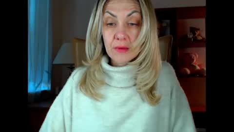 Snapshot of tanya6547 chatting on 02.21.25 tanya online show from 02.21.25