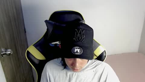 Snapshot of tatannn_ chatting on 11.10.25 T A T A N online show from 11.10.25