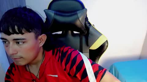 Snapshot of tatannn_ chatting on 11.17.25 T A T A N online show from 11.17.25