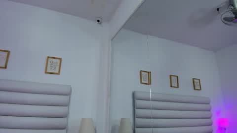 Snapshot of tatiana_arboleda chatting on 09.19.25 tatiana_arboleda online show from 09.19.25