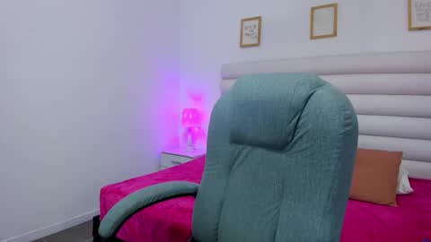 Snapshot of tatiana_arboleda chatting on 09.19.25 tatiana_arboleda online show from 09.19.25