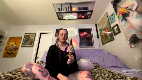 Snapshot of tatkitty chatting on 02.05.25 Tatkitty online show from 02.05.25