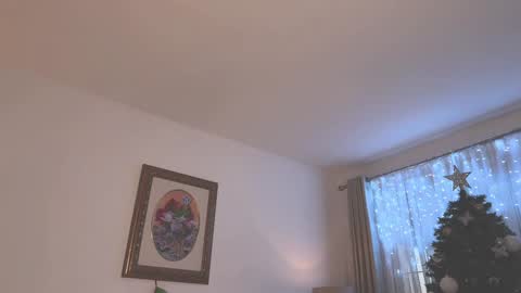 Snapshot of tatti_1 chatting on 12.30.24 Tata online show from 12.30.24