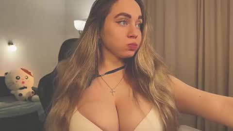 Snapshot of tatti_1 chatting on 02.14.25 Tata online show from 02.14.25