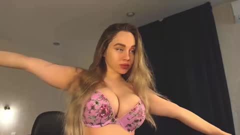 Snapshot of tatti_1 chatting on 02.28.25 Tata online show from 02.28.25