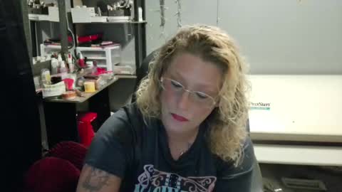 Snapshot of tattooeddirtyteacher chatting on 01.10.25 Lisa Lovely online show from 01.10.25