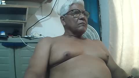 Snapshot of tavo58 chatting on 09.23.25 alvarito online show from 09.23.25