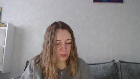 Snapshot of taxxxu chatting on 12.02.24 Diana online show from 12.02.24