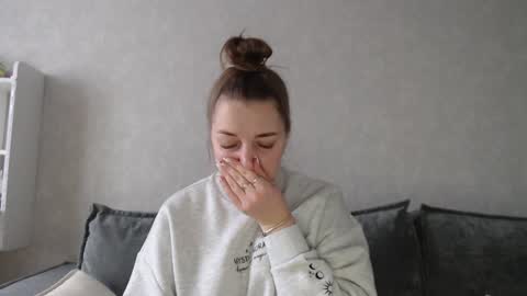 Snapshot of taxxxu chatting on 12.24.24 Diana online show from 12.24.24