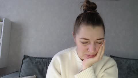 Snapshot of taxxxu chatting on 01.09.25 Diana online show from 01.09.25