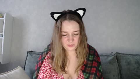 Snapshot of taxxxu chatting on 01.26.25 Diana online show from 01.26.25