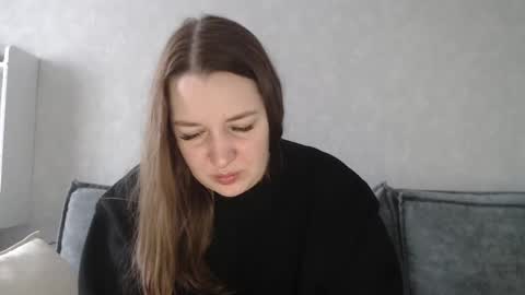 Snapshot of taxxxu chatting on 03.04.25 Diana online show from 03.04.25