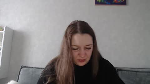 Snapshot of taxxxu chatting on 03.06.25 Diana online show from 03.06.25