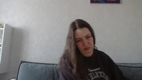 Snapshot of taxxxu chatting on 03.07.25 Diana online show from 03.07.25