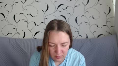 Snapshot of taxxxu chatting on 09.23.25 Diana online show from 09.23.25