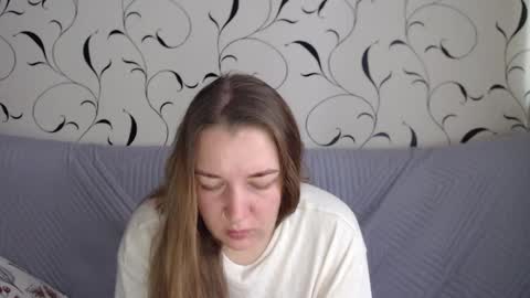 Snapshot of taxxxu chatting on 10.08.25 Diana online show from 10.08.25