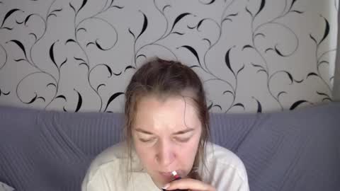 Snapshot of taxxxu chatting on 10.10.25 Diana online show from 10.10.25