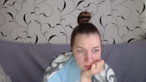 Snapshot of taxxxu chatting on 10.15.25 Diana online show from 10.15.25