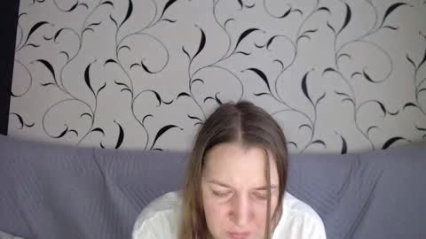 Snapshot of taxxxu chatting on 10.25.25 Diana online show from 10.25.25