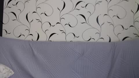 Snapshot of taxxxu chatting on 10.28.25 Diana online show from 10.28.25