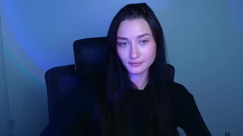 Snapshot of tayavibe chatting on 11.02.25 Taya online show from 11.02.25