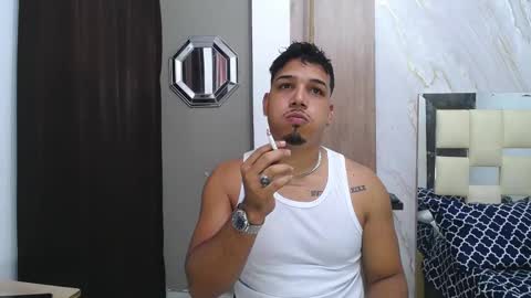 Snapshot of taylor_collins_2 chatting on 11.09.25 taylor_collins_2 online show from 11.09.25