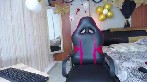 Snapshot of taylor_collins_2 chatting on 11.12.25 taylor_collins_2 online show from 11.12.25