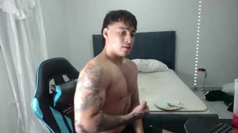 Snapshot of team23hot0 chatting on 09.18.25 team23hot0 online show from 09.18.25