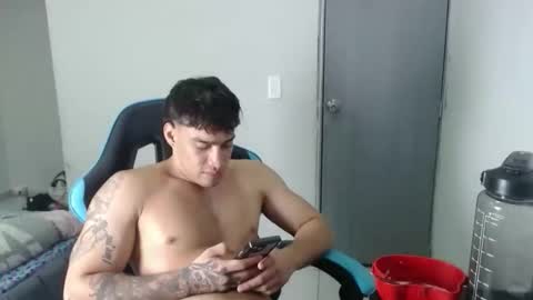 Snapshot of team23hot0 chatting on 10.30.25 team23hot0 online show from 10.30.25