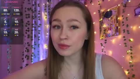 Snapshot of tease_mee_now chatting on 10.04.25 Eva online show from 10.04.25
