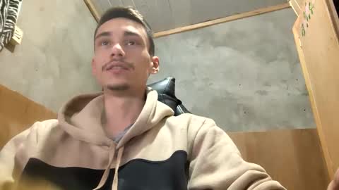 Snapshot of tecnicogatu chatting on 10.01.25 tecnicogatu online show from 10.01.25