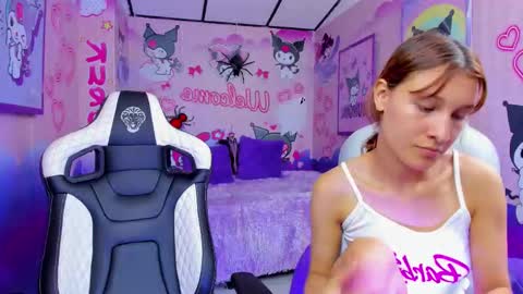 Snapshot of tefi_meow chatting on 10.26.25 Stefani  online show from 10.26.25