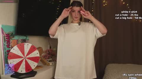 Snapshot of temperaturka chatting on 10.13.25 Sarah     online show from 10.13.25